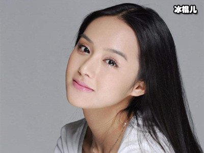 她17岁上春晚走红，21岁裸婚嫁给小演员，现影帝丈夫已成前夫