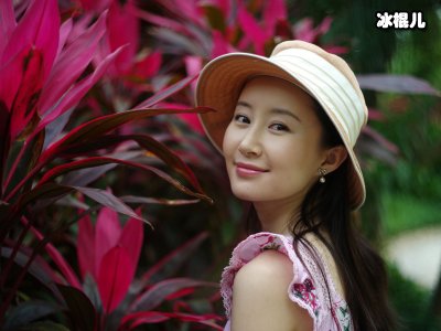 舒畅实在太瘦了，用33颗珠子就能裹住腰身穿礼服惊艳全场
