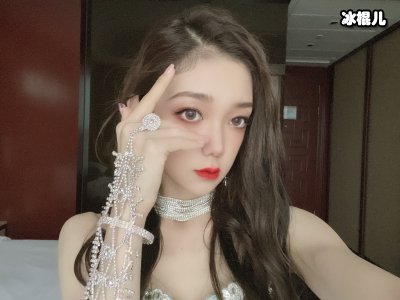 女团的p图师又开始作妖，搞得刘雨昕“头”都大了