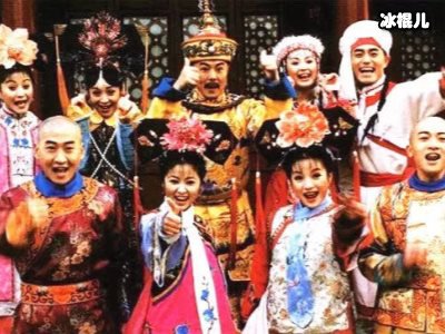 两代小燕子同框，命运却大不相同一个被宠成公主一个变单亲妈妈