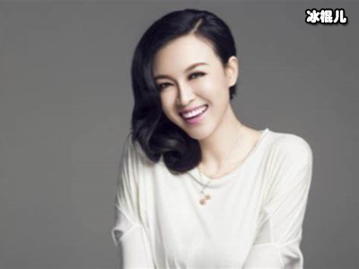 李艾不仅是一名出色的超模，还是一位优秀的主持人