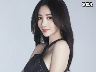 主持人跨越到演员，她的转型非常成功，已成为荧幕女神
