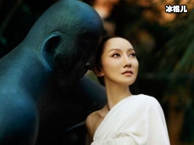 假唱被揭穿的萨顶顶消失了一段时间，你以为她被雪藏了实则相反