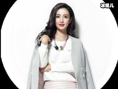 有种“丰韵”叫张萌前凸后翘的身材，让身边的男演员紧张不已