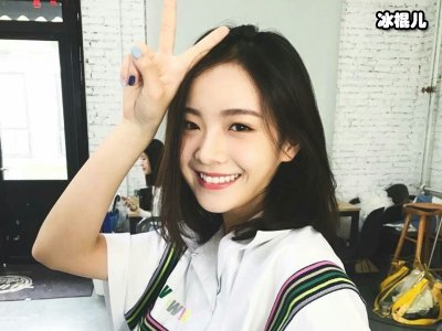 鬼灵精怪李庚希，化身治愈系少女青春气息满满