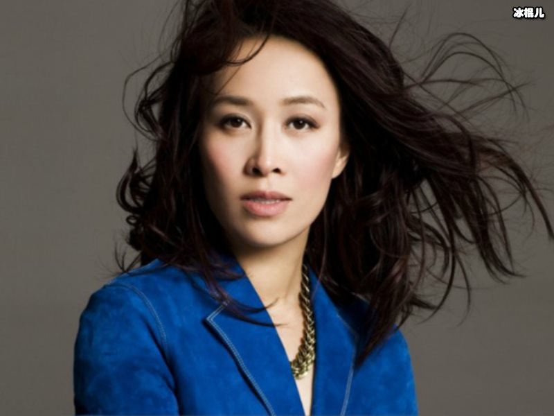 相信未来义演第三场开唱，那英边唱《默》边做仰卧起坐获好评