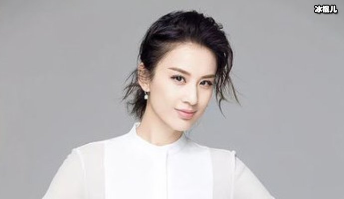 黄圣依18岁继女罕露面，法令纹严重遭吐槽网友：不如后妈会保养