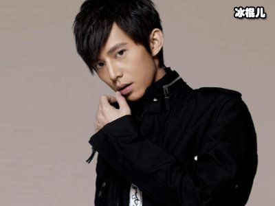 何炅生活在自己的世界里，你才会感觉到最自在