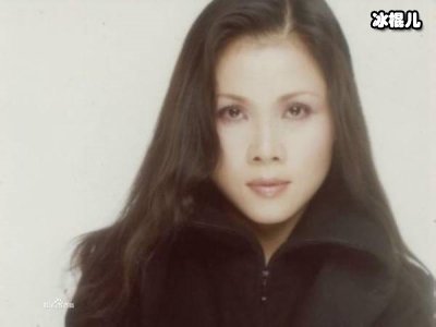 甄子丹罕撒狗粮与娇妻认识3月就闪婚，彼此陪伴17年仍恩爱如初