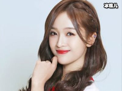 众多明星学习开车，吴宣仪穿超厚鞋底引发争议