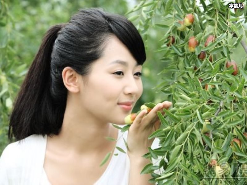 杨紫再陷番位之争后，请求不要拒绝《青簪行》
