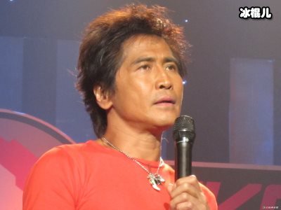 齐秦参加活动精神抖擞，身材不输小鲜肉