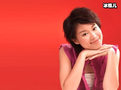 演员胡杏儿塑造无数经典角色，今升级幸福宝妈