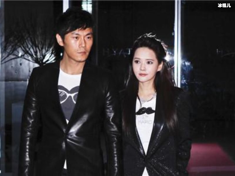 甜蜜代表夫妻竟吵架，秦昊伊能静冷脸相对