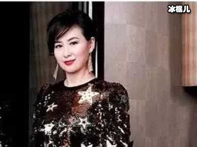 何先生一路走好讣告传统且正规，女儿何超琼主持媒体见面会