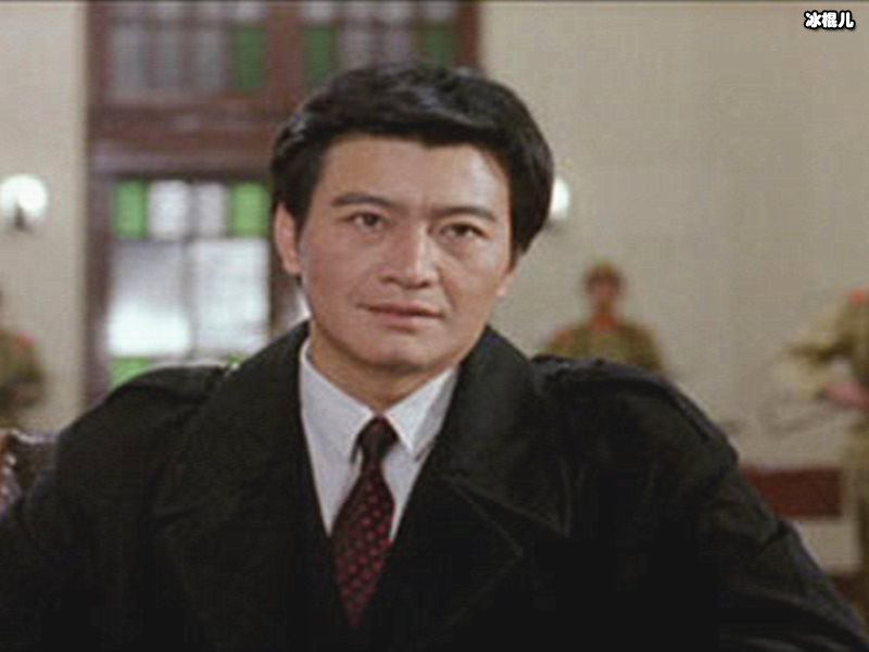 怪不得赌王喜欢带何超琼出门，油头打扮太有范很给赌王长面！
