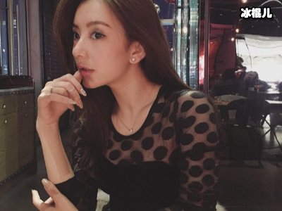 朱媛媛和老公携手度过美好的校园时光，如今已有一个11岁的女儿