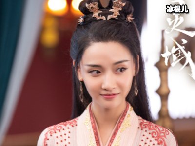 烧饼晒出手上婚戒，网友：难道婚姻出现问题？原来另有所指