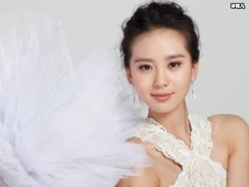 汪诗诗父亲已去世与癌症抗争两年，生前是加拿大“钻石之王”
