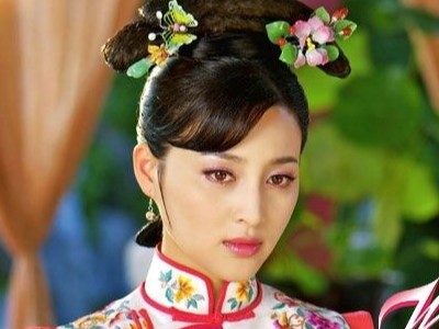 深宫谍影中以丹格格是谁害死的 烈亲王为什么要杀以丹格格呢