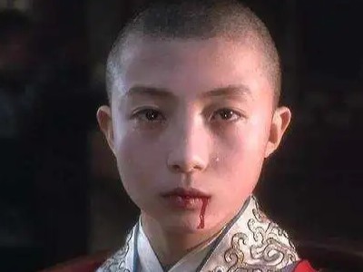  霸王别姬太监把小豆子怎么了 小豆子最后为什么要自刎