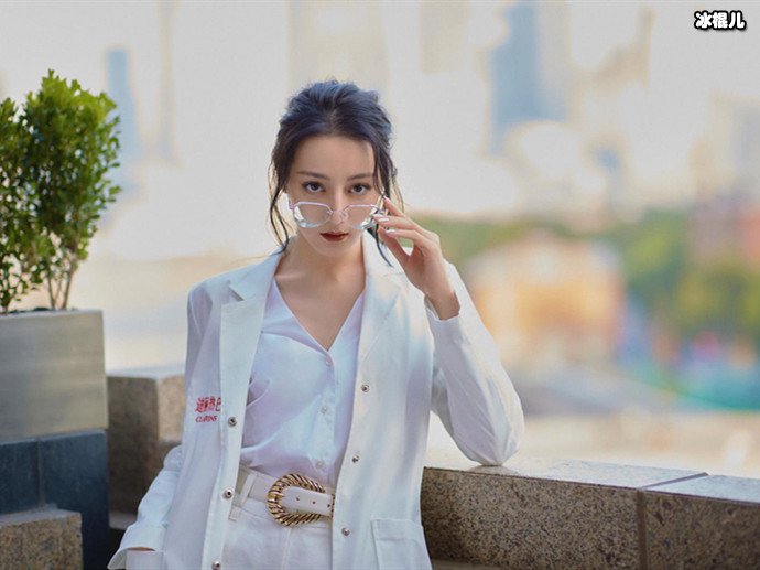 迪丽热巴图片