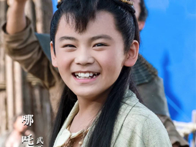 《封神榜第一部》哪吒演员资料介绍，长大了后的他好可爱